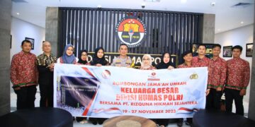 Kadiv Humas Polri Berangkatkan 15 Orang Ibadah Umroh untuk Peringati Hari Jadi ke-72 Divisi Humas