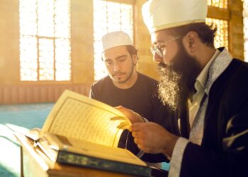 Memahami Perbedaan Fikih dan Ushul Fikih sebagai Ilmu Hukum dalam Islam