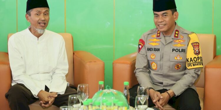 Kapolda Sulsel Andi Rian Silaturahmi ke Pesantren Ustaz Aziz, Al Bayan Hidayatullah Makassar