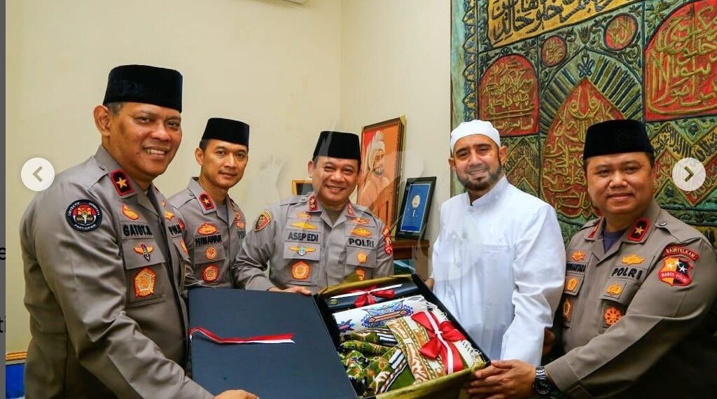 Polri Bersama Habib Syech Ajak Jamaah Jaga Pemilu Aman dan Damai