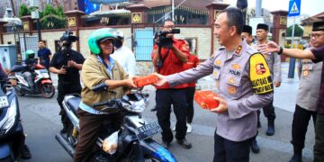 4 Jenderal Polri Kompak Bareng Polwan dan Wartawan Sebar Kebaikan di Bulan Ramadan