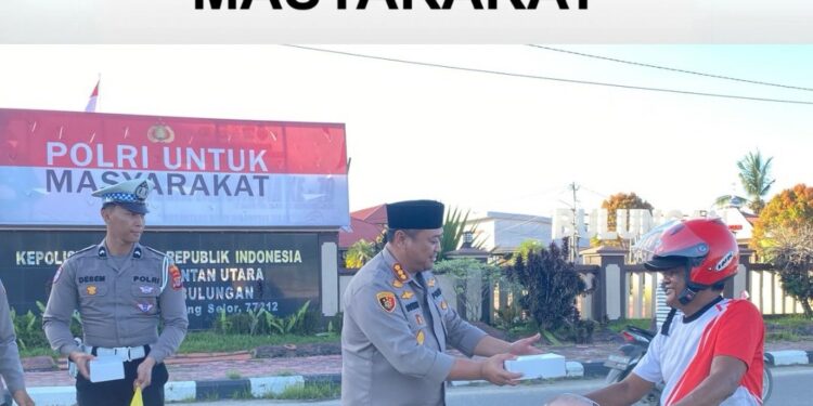 Polresta Bulungan Berbagi Takjil, Wujud Polri Hadir di Tengah Masyarakat