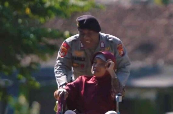 Visi Muslim : Mandat Refornasi Polri Tetap Dibawah Presiden
